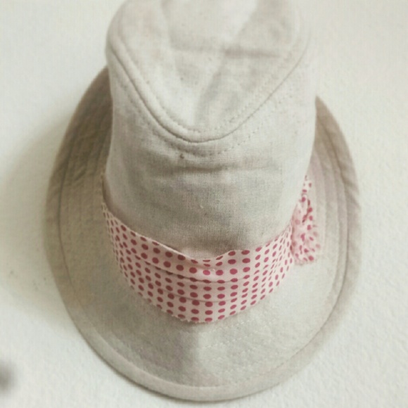 Fedora beige hat