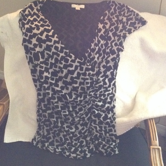 Pretty black and white top, size L
