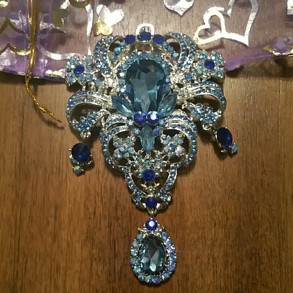 Brooch