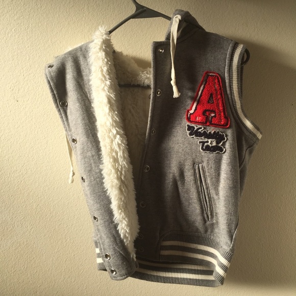 Aeropostale sleeveless varsity jacket - Picture 1 of 2