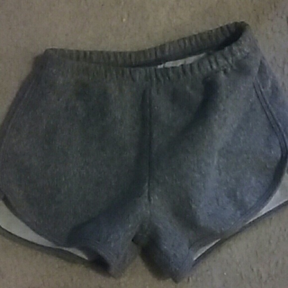 Shorts - Picture 3 of 3