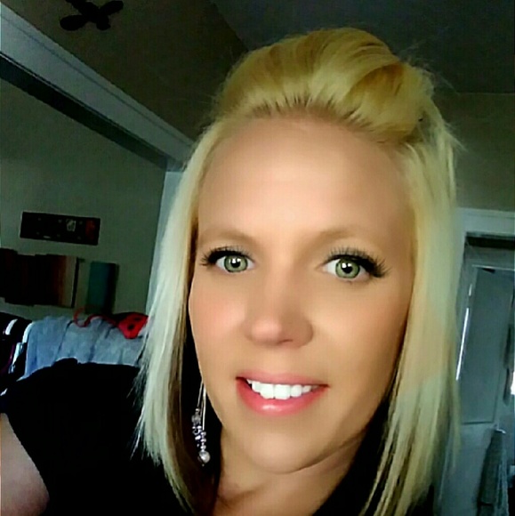 Meet your Posher, Sara - Picture 3 of 4