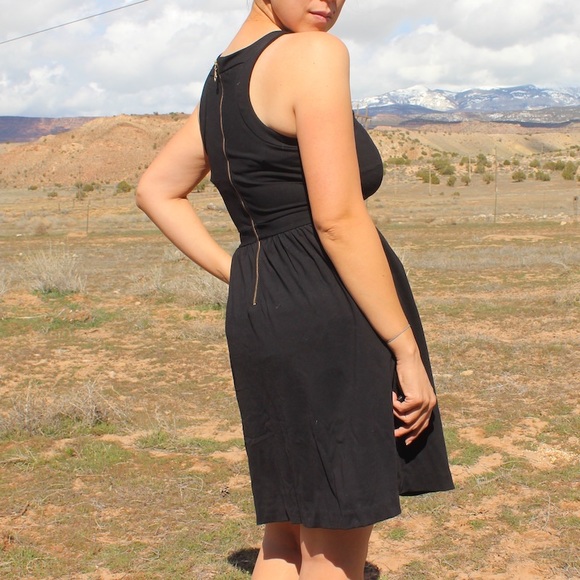 ❌SOLD❌♠️ Cynthia Rowley Cocktail Dress Black ♠️ - Picture 4 of 4