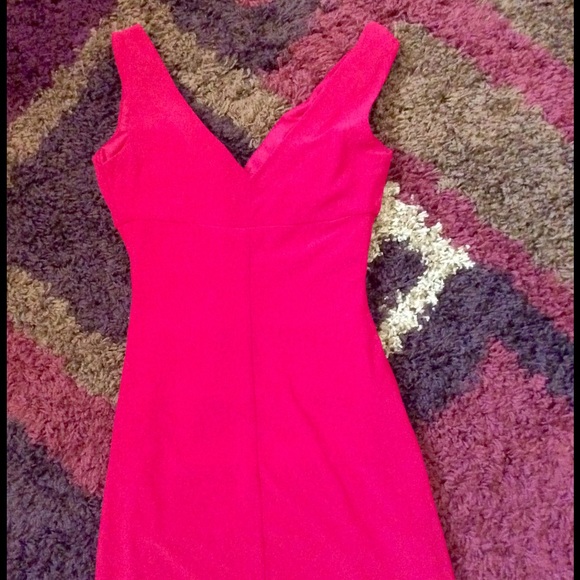 ๐น Gorgeous Fire Red Dress๐น - Picture 3 of 3