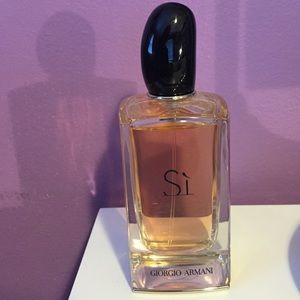 NEW - Giorgio Armani