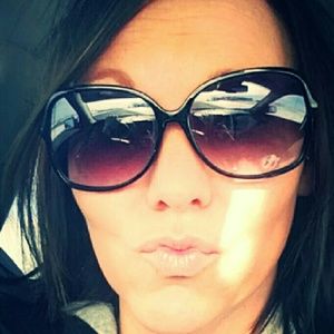 Meet your Posher, Raya