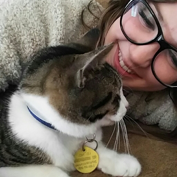 Meet your Posher! - Picture 2 of 3