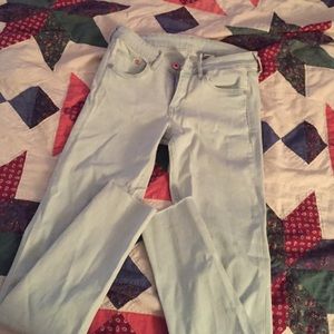 Light wash skinny jeans