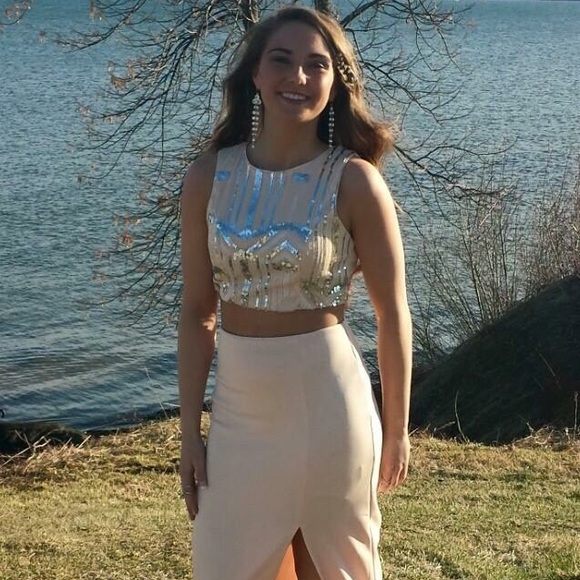 Prom dress - Picture 1 of 2