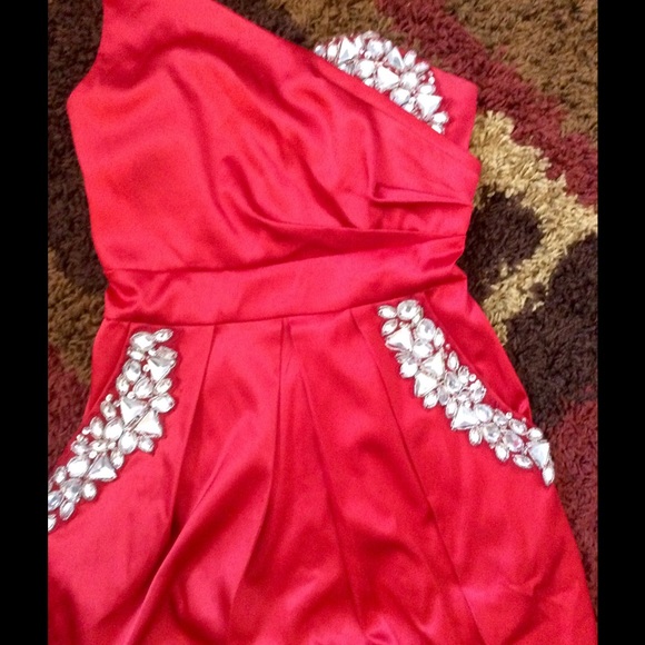 💠 Fiery Red Prom/ Wedding Formal Dress🌹 - Picture 3 of 3