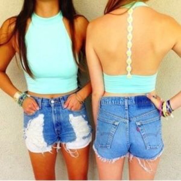 LF NWT pistachio crop top.