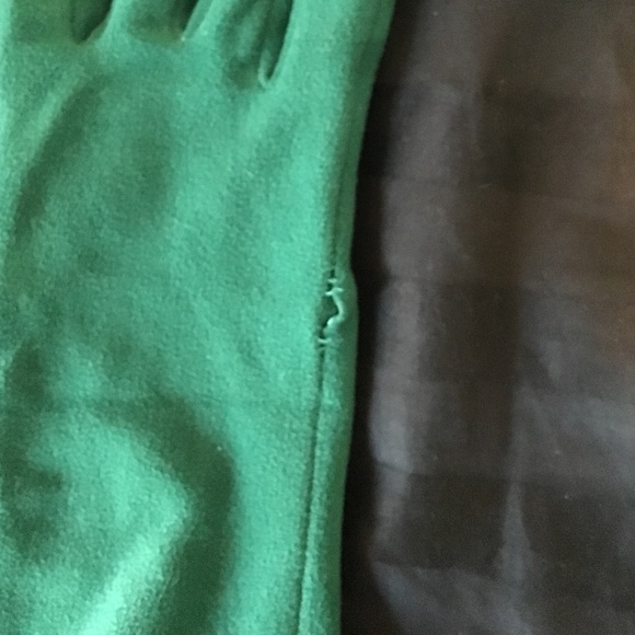 Emerald green winter gloves - Picture 2 of 3