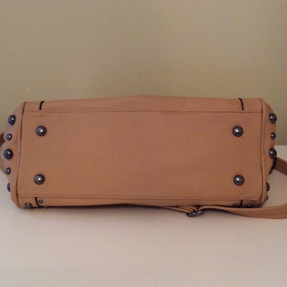 ❌SOLD!! ❌ Vegan skull encrusted satchel - Picture 4 of 4