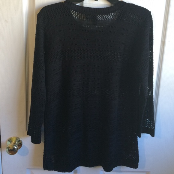 Lightweight crocheted top - Picture 3 of 4