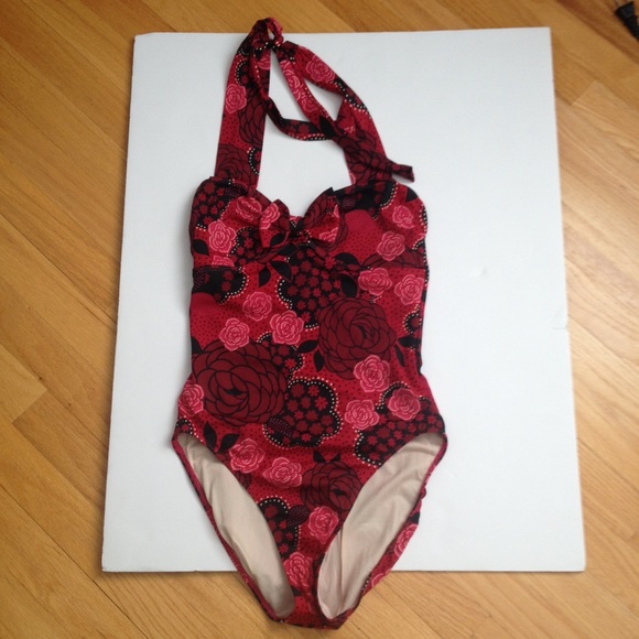 Size 6 Newport News One Piece Bathing Suit - Picture 1 of 2