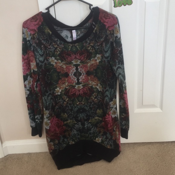 Floral blouse - Picture 1 of 3