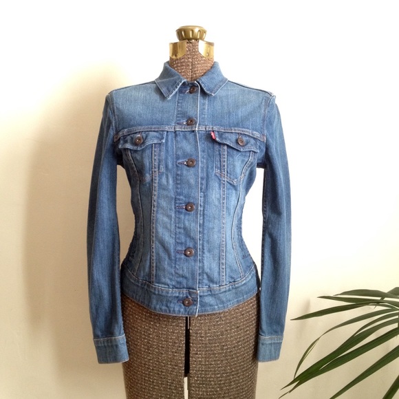 Women's Levi's denim trucker jacket xs