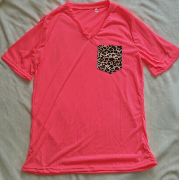Pink, leopard print pocket shirt - Picture 2 of 3