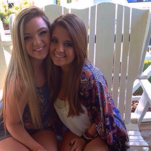 Meet your Posher, Alexandra - Picture 3 of 4