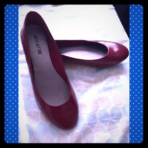 ❌SOLD ON MERC❌ Beautiful Red Flats