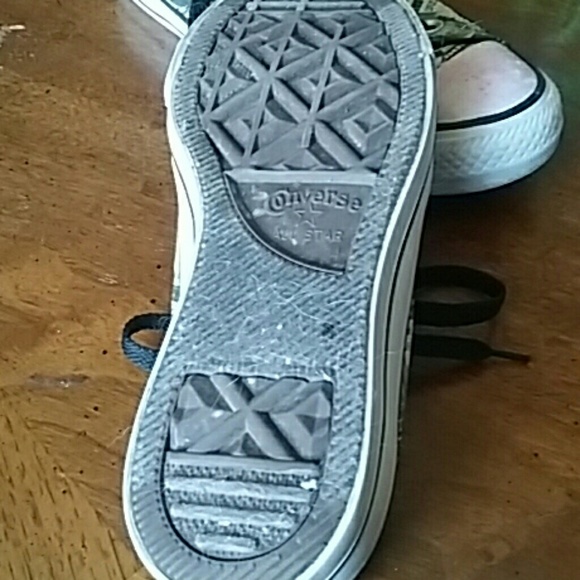 Converse - Picture 2 of 3