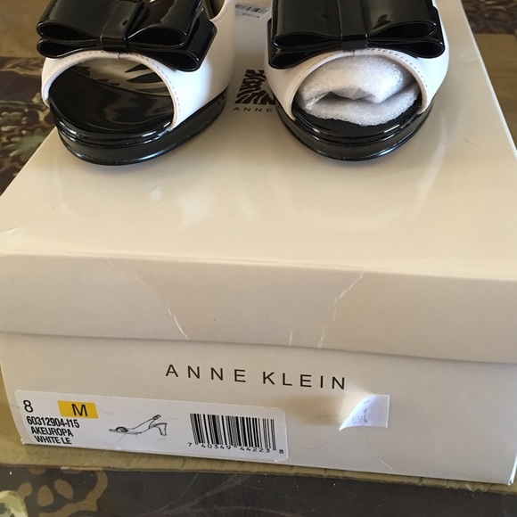 Anne Klein glossy heels - Picture 2 of 4