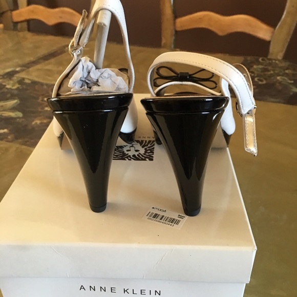 Anne Klein glossy heels - Picture 4 of 4