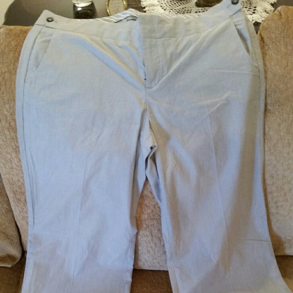 Gap hip slung fit flared leg pant - Picture 2 of 4