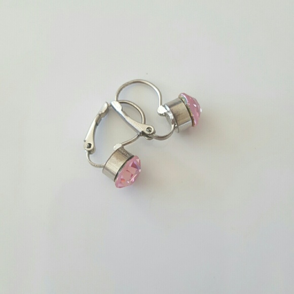 Cute pink earrings!
