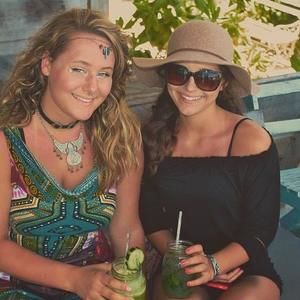 Meet your Posher, Elizabeth