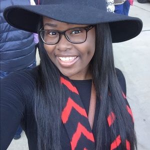 Meet your Posher, Dionne