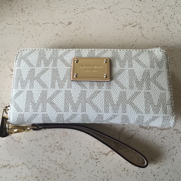 Authentic Mk Wallet wristlet
