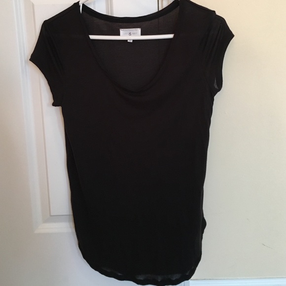 Lou & Grey Tops - Lou & Grey short sleeve scoop next t-shirt