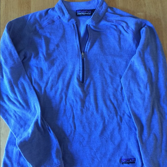 Patagonia 1/4 zip athletic top