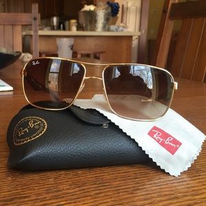 Ray Ban sunglasses w/ case and cleaning wipe