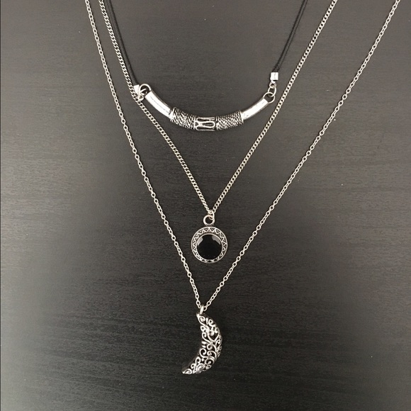 UO Triple Layering Necklaces