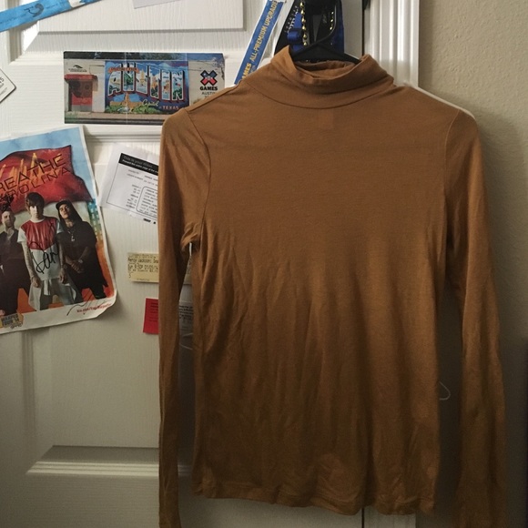 Mock neck size Small from Forever 21