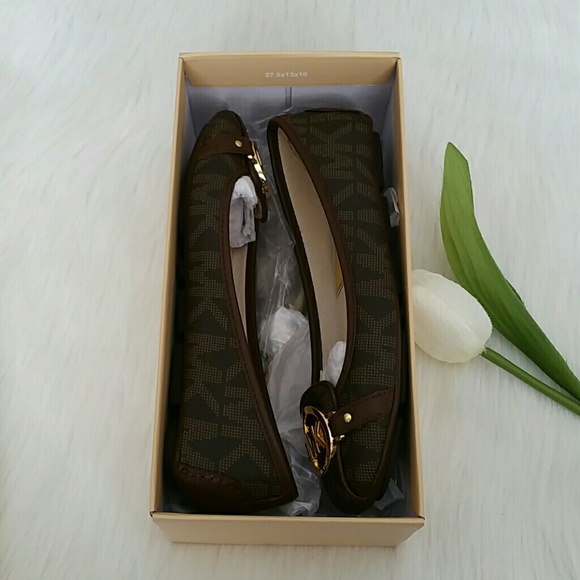 SALE Michael Kors Flat Shoes. New never worn. - Picture 4 of 4