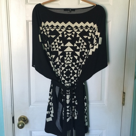 Printed handkerchief dress - Picture 3 of 3