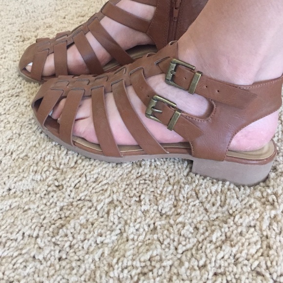 Sandals - Picture 3 of 4