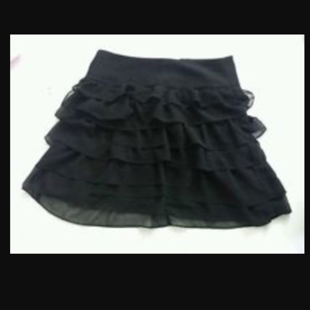 🎉SALE!🎉NWT Express Black Ruffle Skirt - size 2 - Picture 5 of 6