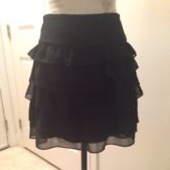 🎉SALE!🎉NWT Express Black Ruffle Skirt - size 2 - Picture 6 of 6