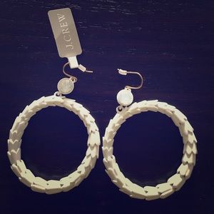 //NEW// Jcrew white wreath earring