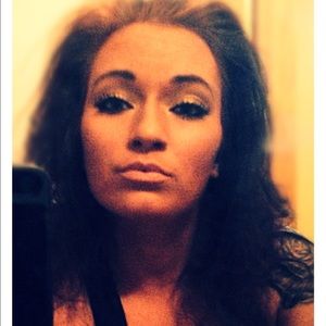 Meet your Posher, Vanessa