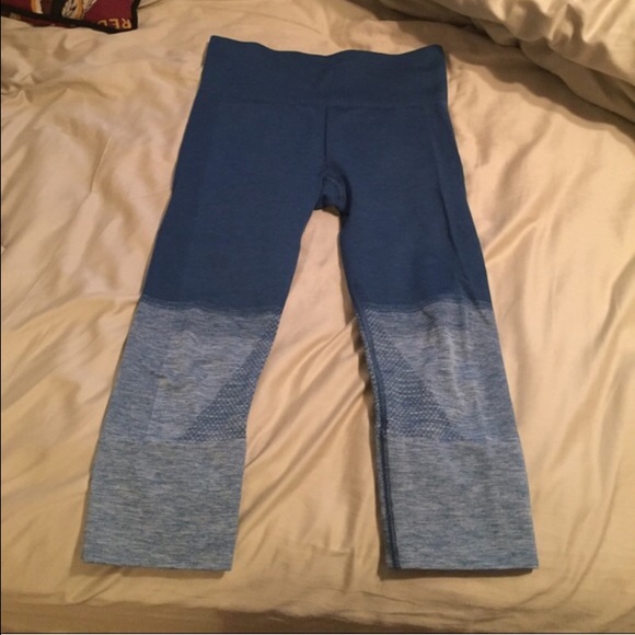 Lululemon seamless crops