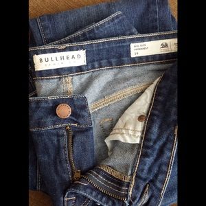 Bullhead Blue Jeans