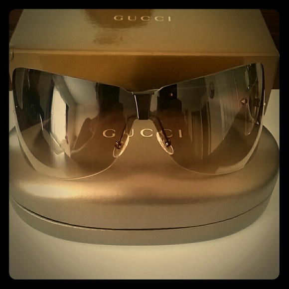 GUCCI SUNGLASSES
