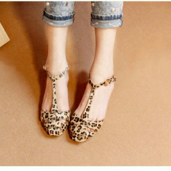 Leopard print flats
