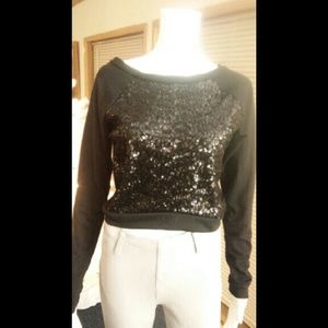 Super cute Sequin Top!
