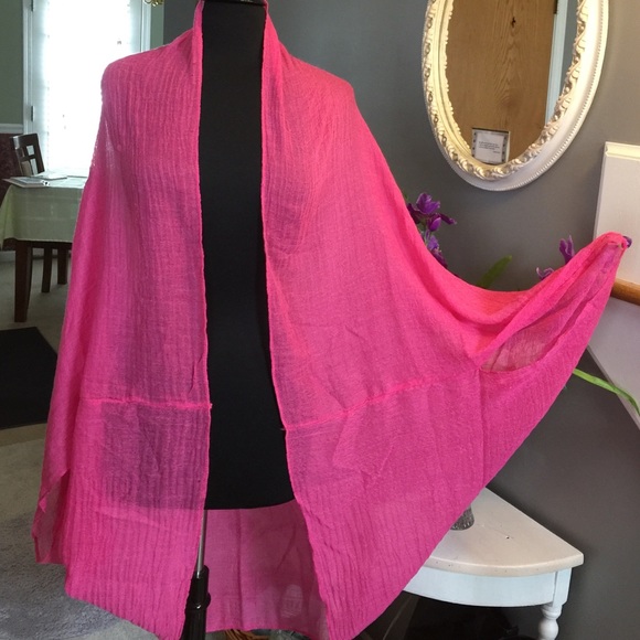 Accessories - NWT 💞Gorgeous BoHo Cover in Pink💞